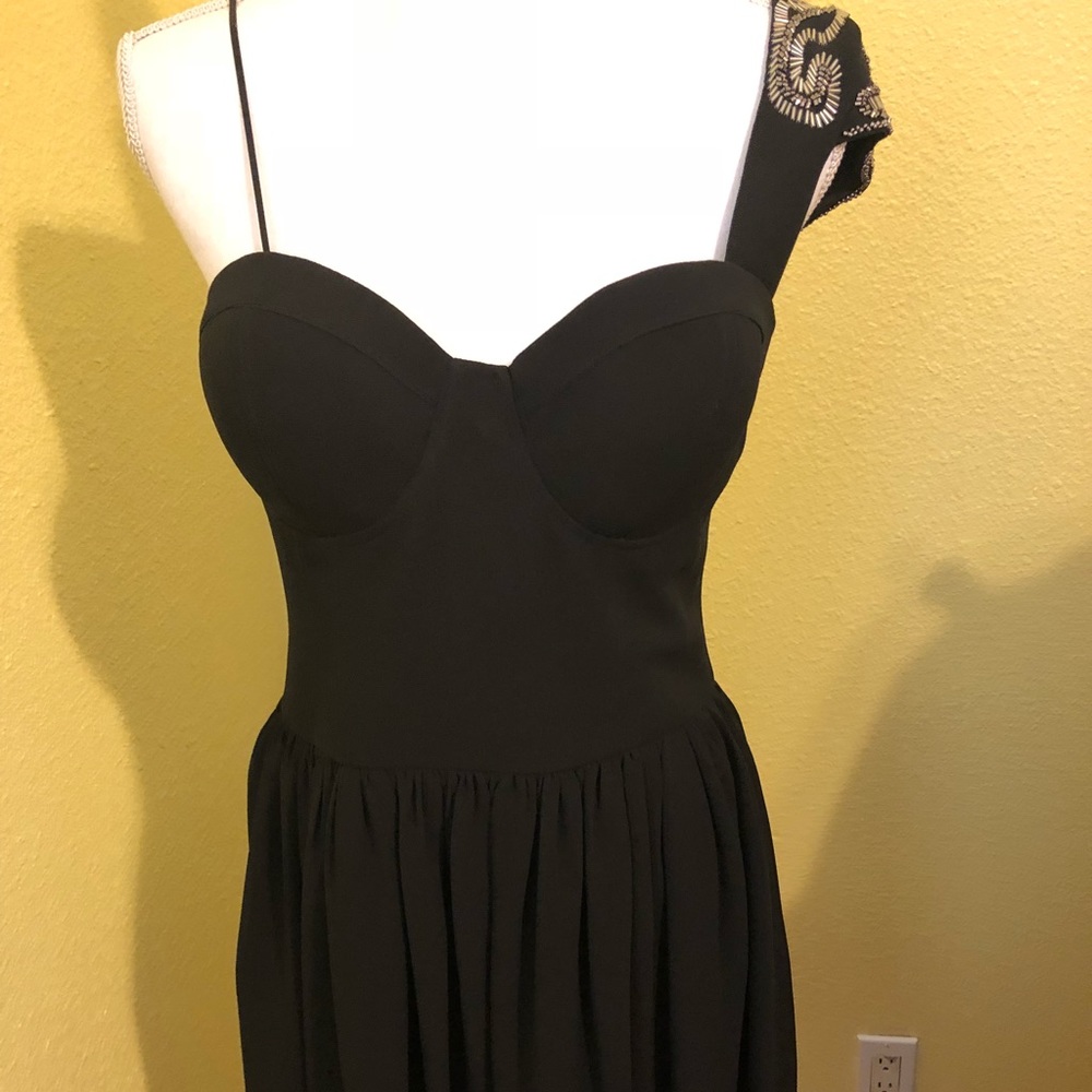 Guess women’s little black dress